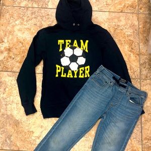 Jeans Levi’s size 14 plus hoodies H&M size 13/14 .hoodie color dark blue.